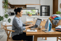 Ilustrasi WFH, work from home. Sosiolog UI menilai WFH Jumat untuk ASN tidak otomatis membentuk budaya kerja baru jika hanya dipahami sebagai pemindahan lokasi kerja dari kantor ke rumah.(Google Gemini AI)
