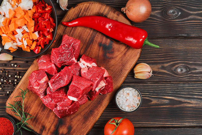 Ilustrasi daging kurban. (Freepik/ededchechine)
