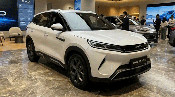 BYD Atto 2 2026 Jadi SUV Listrik Paling Dinanti, Interior Unik & Wireless Charging 50W Jadi Andalan /