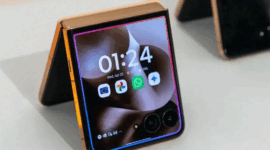 Razr Ultra 2026, ponsel lipat premium dengan baterai silikon-karbon pertama di dunia, pengisian cepat 80W, dan kamera 50 MP. Foto : Istimewa /malik/suara flores/
