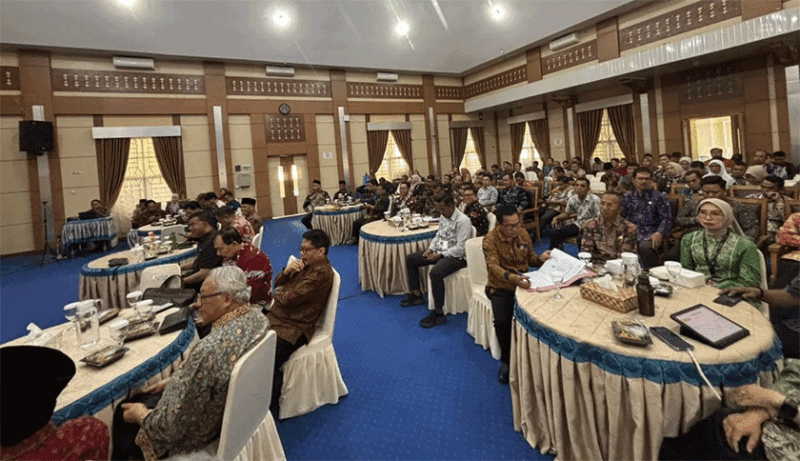 Tim Tenaga Ahli Gubernur Diskusi Rabuan Roadshow (DRR) di Kota Sungai Penuh. Kamis, (21/5).