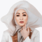 8 Artis Jadi Mualaf karena Menikah, Ada yang Perdalam Islam di Dalam Penjara. (Foto: Instagram/@angelinasondakh09)