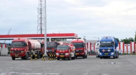 Foto: Mobil tangki Pertamina bersiap mengangkut BBM untuk penyaluran ke wilayah Tapanuli Utara. (dok Pertamina Patra Niaga Sumbagut)
