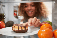 Ilustrasi. Perasaan bahagia setelah makan makanan manis ada kaitannya dengan cara kerja otak dan hormon tertentu. (iStock/monkeybusinessimages)