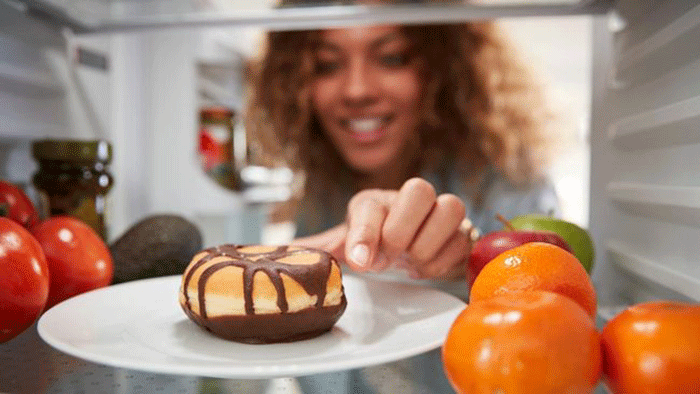 Ilustrasi. Perasaan bahagia setelah makan makanan manis ada kaitannya dengan cara kerja otak dan hormon tertentu. (iStock/monkeybusinessimages)