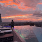 Tak sekadar staycation biasa, The Trans Luxury Hotel Surabaya menawarkan pengalaman premium menikmati fajar dan senja di tempat yang sama. (CNN Indonesia/Farid)