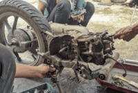Turun mesin merupakan kondisi kerusakan mesin parah yang mengharuskan komponen dalam dibongkar. (suzuki.co)