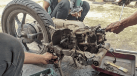 Turun mesin merupakan kondisi kerusakan mesin parah yang mengharuskan komponen dalam dibongkar. (suzuki.co)