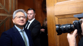 Foto: Pendiri dan CEO Nvidia, Jensen Huang, tiba untuk pertemuan dengan Komite Perbankan Senat di Capitol Hill di Washington, D.C., AS, 3 Desember 2025. (REUTERS/Evelyn Hockstein)