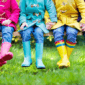 Bahaya timbal di balik baju anak/ Foto: Getty Images/iStockphoto/FamVeld