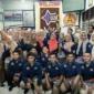 Menkomdigi Meutya Hafid bersama peserta pelatihan jaringan fiber optik untuk siswa SMK di SMK Multi Karya Medan, Sumatera Utara, Sabtu (13/6/2026). ( poto :ANTARA )