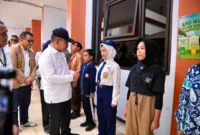 Kepala Staf Kepresidenan (KSP) Dudung Abdurachman meninjau pelaksanaan Program Sekolah Rakyat di SMP Negeri 16 Malang, Jawa Timur, Jumat (12/6/2026). ( poto : ANTARA/HO-KSP)