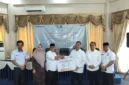 Bupati Pasaman Barat Yulianto saat menerima bantuan bantuan Asistensi Rehabilitasi Sosial (ATENSI) dari Kemensos , Rabu (24/6/2026).( poto : ANTARA )