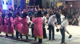 Salah satu pertujukan Tari Cangkul yang di persembahkan oleh anak-anak Luhah Rio Mendiho, 27/6/2027.