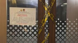 Ruangan PT Dana Syariah Indonesia (DSI) disegel aparat kepolisian dari Dittipideksus Bareskrim Polri. ( kompas.com )