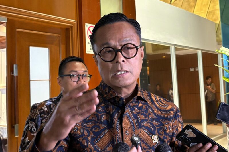 hief Operating Officer (COO) Danantara Indonesia sekaligus Kepala Badan Pengaturan (BP) BUMN, Dony Oskaria,( poto : kompas.com )