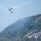 Helikopter Angkatan Udara dan Ruang Angkasa Spanyol (ASPA) saat beratraksi di Pantai Ipanema, Rio de Janeiro, Brasil, 28 Januari 2026.( kompas.com )