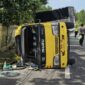 Kecelakaan beruntun di Bangkalan melibatkan truk, minibus rombongan siswa TK, dan motor.( kompas.com )
