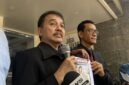 Roy Suryo dan pengacaranya Refly Harun ditemui di Mapolda Metro Jaya, Kamis (12/3/2026).( poto : kompas.com )