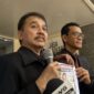 Roy Suryo dan pengacaranya Refly Harun ditemui di Mapolda Metro Jaya, Kamis (12/3/2026).( poto : kompas.com )