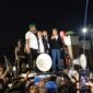 Wakil DPR RI, Saan Mustopa saat menyampaikan hasil audiensi dengan mahasiswa di depan Gedung DPR RI, Jakarta Pusat.( poto : kompas.com )