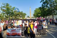 Ratusan siswa Sekolah Dasar (SD) dan Sekolah Menengah Pertama (SMP) di Kota Batam mengikuti pawai dukungan program MBG pada Minggu (21/6/2026).( poto : kompas.com )