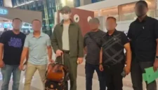 Kejaksaan Agung menangkap buronan kasus penipuan bisnis batu bara Richard Arief Muljadi di Bandara Soekarno-Hatta.( poto : kompas.com )