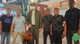 Kejaksaan Agung menangkap buronan kasus penipuan bisnis batu bara Richard Arief Muljadi di Bandara Soekarno-Hatta.( poto : kompas.com )