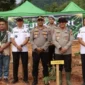 Sukseskan Program Reklamasi dan Penghijauan Serentak, Polres Pessel Tanam Pohon Bersama.( poto : sumbarbisnis.com )