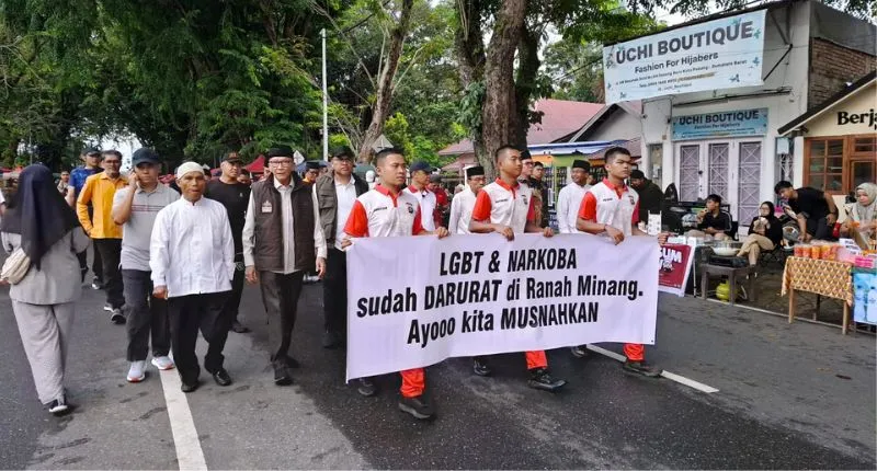 Sekda Sumbar ajak penguatan keluarga, pendidikan karakter, dan nilai agama untuk cegah narkoba lewat Gerakan Subuh Berjamaah di Padang.( poto : padangkita.cokm )