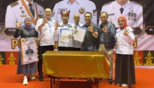 Bank Nagari Cabang Pekanbaru bekerja sama dengan IKM dan UMKM BInaan terkait pengelolaan keuangan dan layanan perbankan.( poto : padangkita.com )
