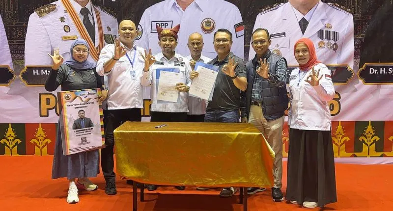 Bank Nagari Cabang Pekanbaru bekerja sama dengan IKM dan UMKM BInaan terkait pengelolaan keuangan dan layanan perbankan.( poto : padangkita.com )