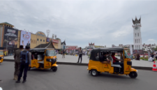 Bajaj-Maxride, resmi beroperasi di kota Bukittinggi.( poto : padangkita.com )