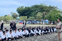 Kepala Bidang Ideologi, Wawasan Kebangsaan dan Karakter Bangsa Kesbangpol Kota Padang, Nofiandi Amir(kanan).poto : padangkita.com )