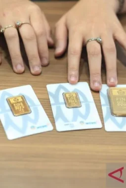 Harga Emas Antam Naik Tipis ke Rp2,711 Juta per Gram, Ini Rincian Terbaru Logam Mulia