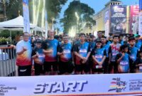Puluhan negara mengikuti International Jam Gadang Fun Run 2026 di kawasan depan Jam Gadang, Minggu (7/6/2026). ( Poto : infosumbar.net )