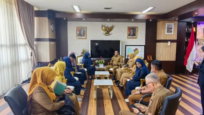 Pemko Padang menjalankan agenda pendampingan di Ruang Rapat Sekretaris Daerah Kota Padang, Senin (15/6/2026).( poto : padangkita.com )