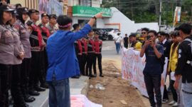 Mahasiswa meminta DPRD Kota Bukittinggi memantau dampak kenaikan harga BBM di daerah.( poto : infosumbar.net )