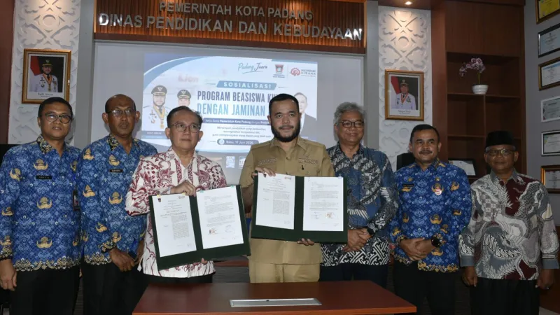 Pemko Padang dan Politeknik Kirana membuka 40 beasiswa penerbangan.( poto : langgam.id )