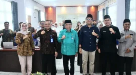 Wakil Wali Kota Padang, Maigus Nasir(tengah), membuka kegiatan dan menegaskan pentingnya standar mutu dalam pendidikan nonformal.( poto : padangkita.com )