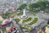 Jam Gadang di Bukittinggi.( poto : padangkita.com )