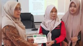 Kabid Pencegahan dan Pengendalian Penyakit Dinas Kesehatan Kota Padang, dr. Dessy M. Siddik, menegaskan pentingnya perubahan pola pikir pelaku usaha.( poto : infosumbar.net )