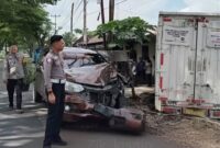 Kecelakaan mobil box dan Xenia di Jalinsum Solok terjadi usai dugaan rem mendadak truk.( poto infosumbar.net )