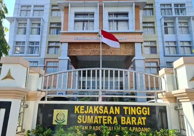 Kantor Kejaksaan Tinggi Sumatera Barat.( poto : langgam.id )