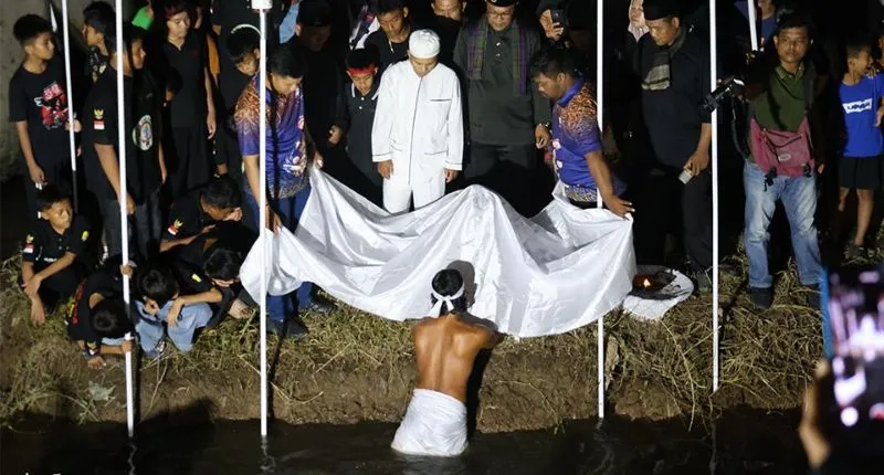 Wakil Wali Kota Pariaman, Mulyadi, hadir langsung menyaksikan jalannya prosesi.( poto : padangkita.com )