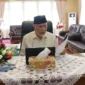 Gubernur Sumatera Barat Mahyeldi Ansharullah saat berada di ruang kerjanya.( poto : padangkita.com )