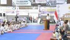 Gubernur Sumatera Barat (Sumbar), Mahyeldi Ansharullah membuka Kejuaraan Nasional Wilayah (Kejurnaswil) Shorinji Kempo se-Sumatera Tahun 2026.( poto : padangkita.com )