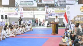 Gubernur Sumatera Barat (Sumbar), Mahyeldi Ansharullah membuka Kejuaraan Nasional Wilayah (Kejurnaswil) Shorinji Kempo se-Sumatera Tahun 2026.( poto : padangkita.com )