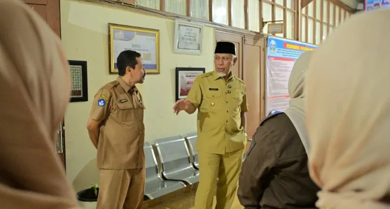 Gubernur Sumatera Barat SPMB Sumbar 2026 transparan dalam pelaksanaan Sistem Penerimaan Murid Baru (SPMB) Tahun Ajaran 2026/2027.( poto : padangkita.com )