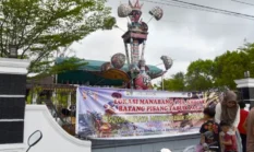 Prosesi Manabang Batang Pisang Jadi Pembeda Tabuik Piaman 2026